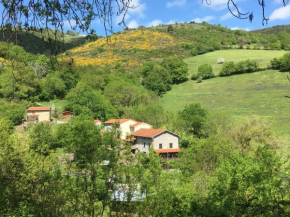 Les Trois Noyers